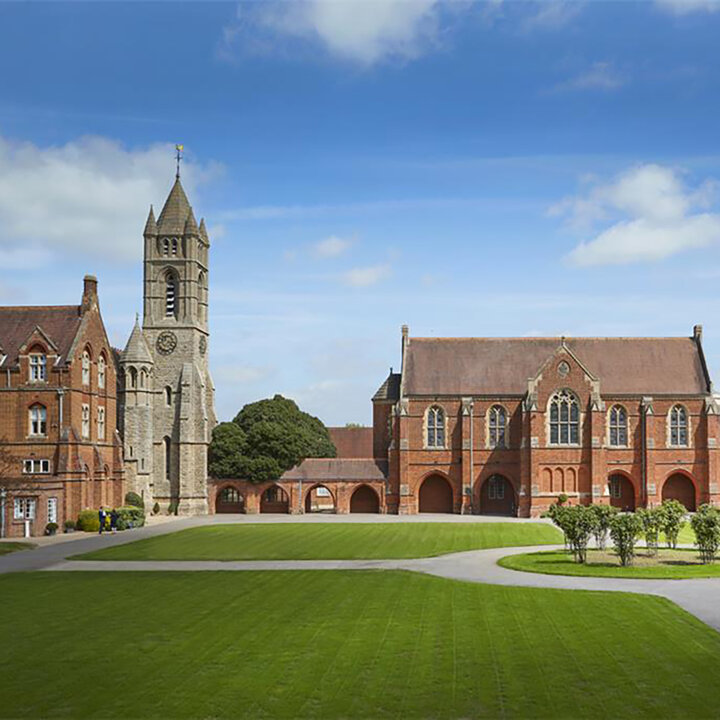 Header-Bild zu St Edward`s School