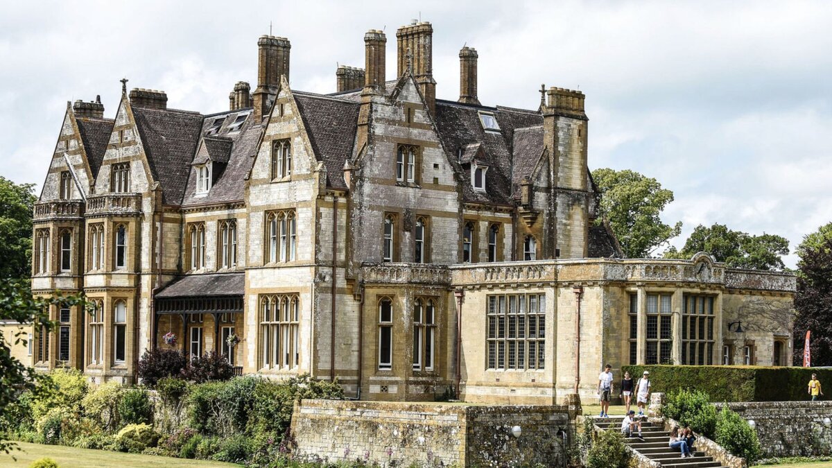 Header-Bild zu Clayesmore School