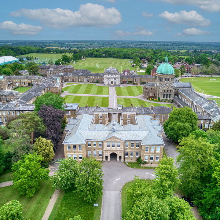 Header-Bild zu Haileybury School