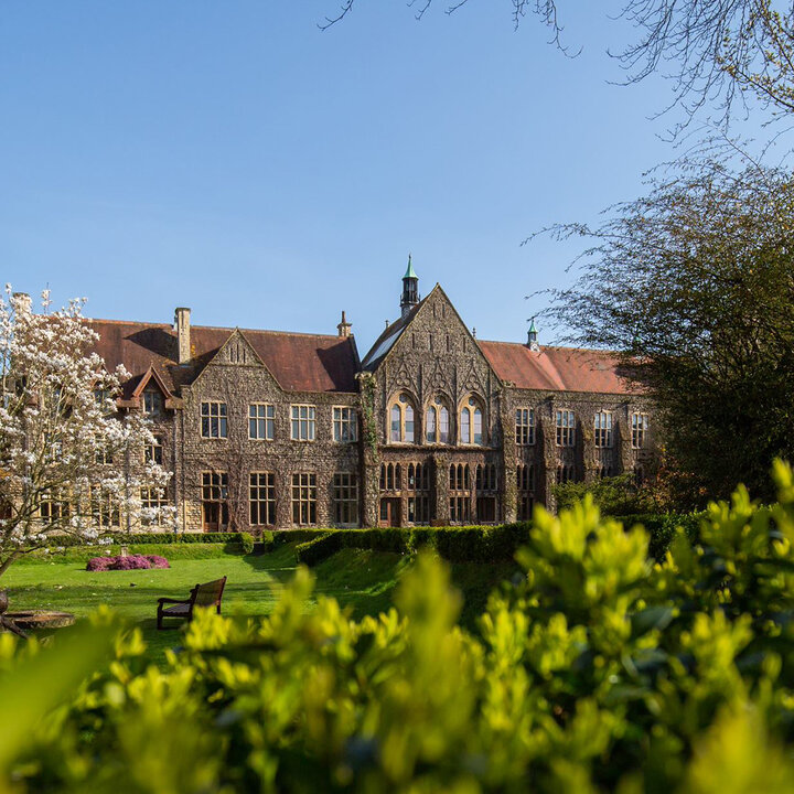 Header-Bild zu Cheltenham Ladies` College