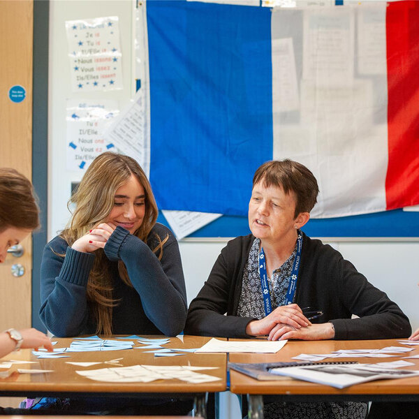 Bild zu Stonar School