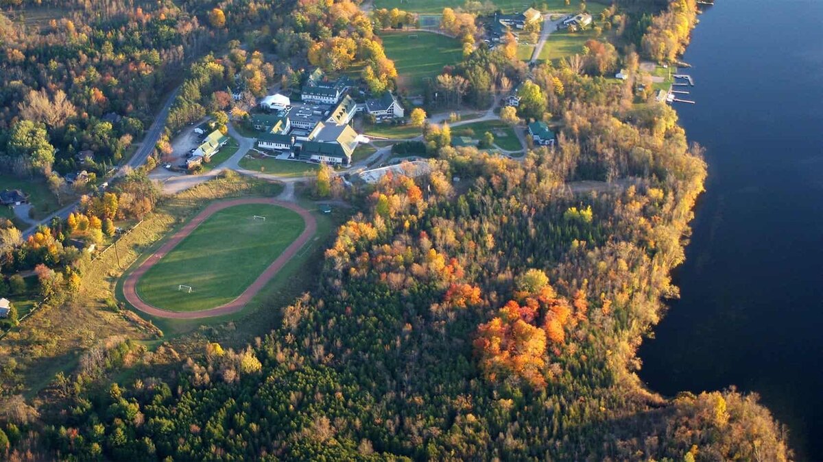 Header-Bild zu Lakefield College School