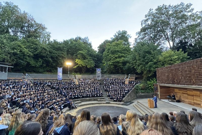 Begrüßung in Bradfield College